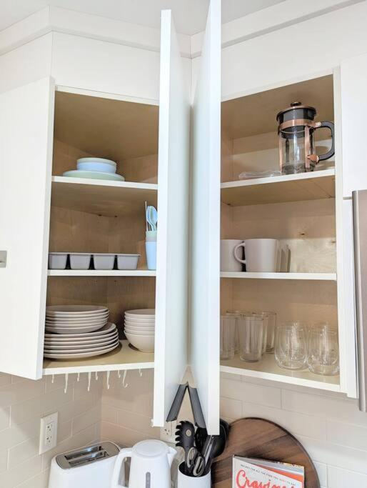 וונקובר Centrally Located, Modern, 2 Bedroom Home מראה חיצוני תמונה