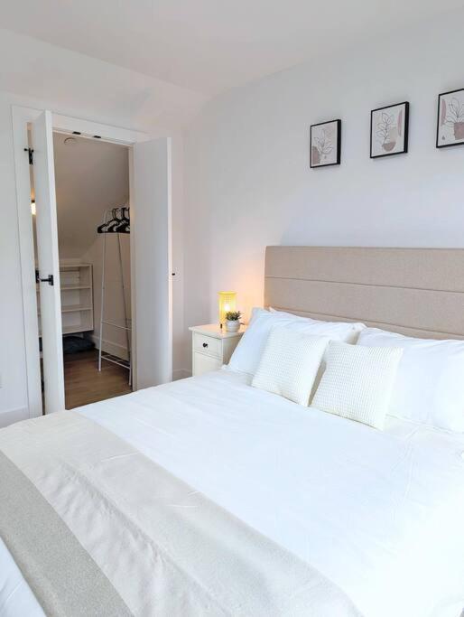 וונקובר Centrally Located, Modern, 2 Bedroom Home מראה חיצוני תמונה