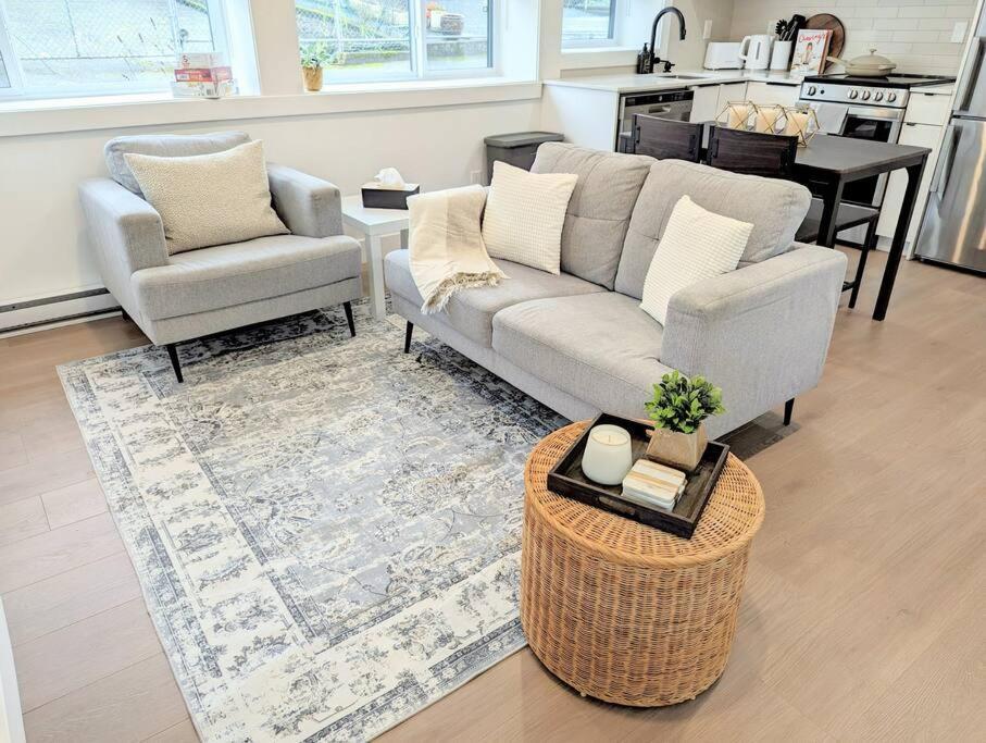 וונקובר Centrally Located, Modern, 2 Bedroom Home מראה חיצוני תמונה