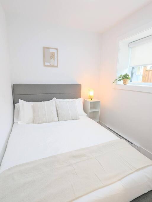 וונקובר Centrally Located, Modern, 2 Bedroom Home מראה חיצוני תמונה