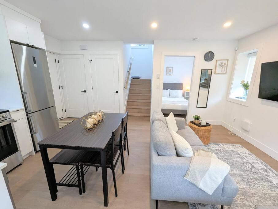 וונקובר Centrally Located, Modern, 2 Bedroom Home מראה חיצוני תמונה